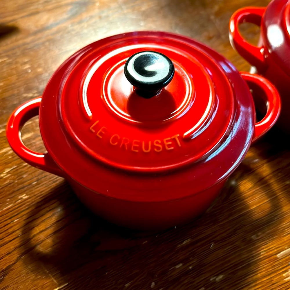 🎁NEW SET of 2! Le Creuset Mini Cocottes. NWT. 10 cm round.Price is for the pair